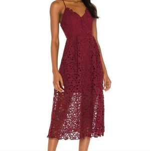 ASTR Midi Lace Dress - perfect for fall weddings 🍂